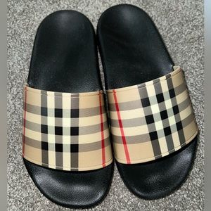 Kids Burberry slides size 35EU/4US